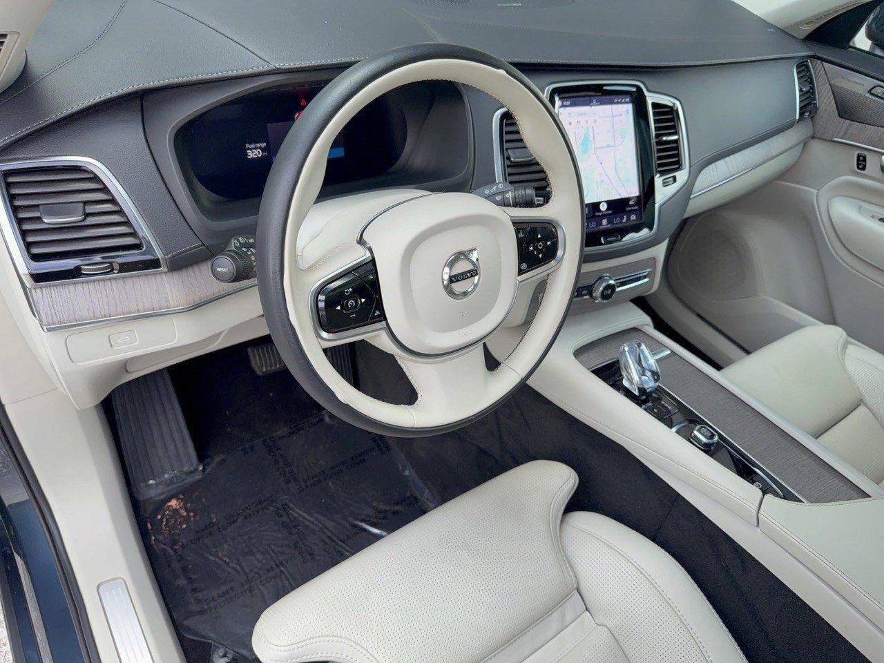 Used 2023 Volvo XC90 B6 Ultimate w/ Protection Package Premier AWD/4WD image 4
