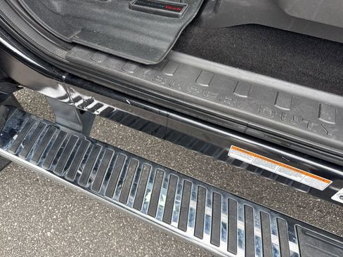 Used 2014 Ford F450 Platinum w/ FX4 Off Road Package image 22