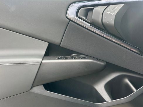 Used 2025 BMW X3 xDrive30i w/ Premium Package image 12