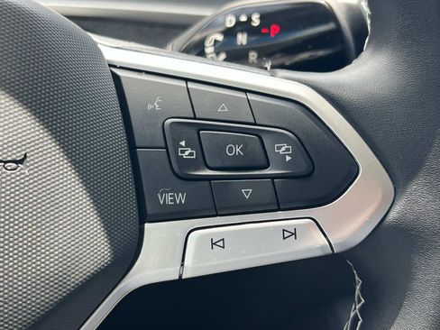 Certified 2025 Volkswagen Tiguan S FWD image 10