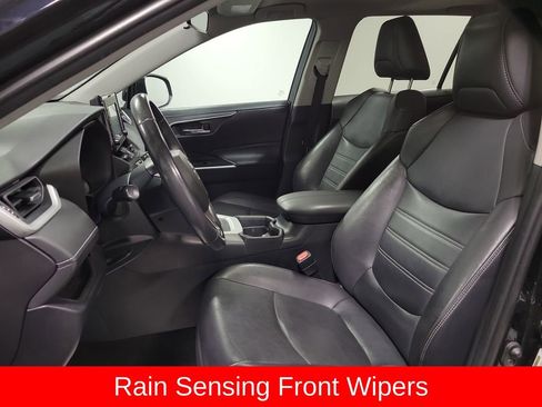 Used 2019 Toyota RAV4 XLE Premium image 13