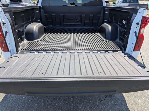 Used 2025 Chevrolet Silverado 1500 LT RWD image 32