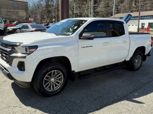 Certified 2024 Chevrolet Colorado LT w/ LT Convenience Package II image 4
