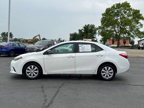 Used 2016 Toyota Corolla LE FWD image 4