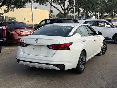 Used 2025 Nissan Altima 2.5 SV FWD image 5