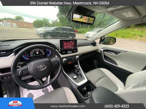 Used 2019 Toyota RAV4 Limited AWD/4WD image 10