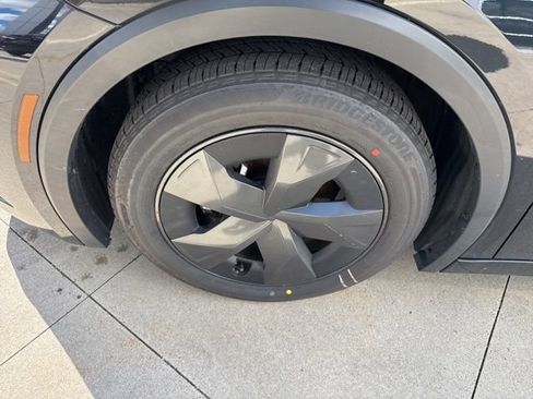 Used 2024 Toyota Prius LE image 12