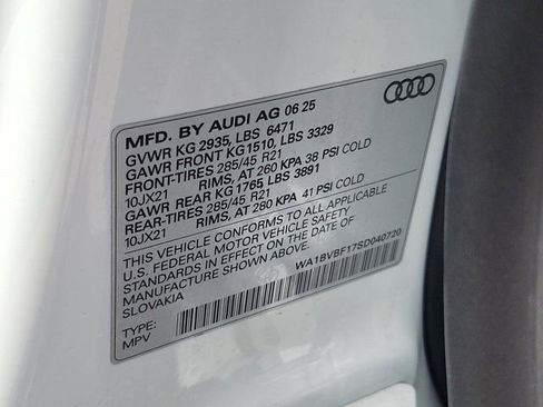 Certified 2025 Audi Q8 Premium Plus w/ Premium Plus Package AWD/4WD image 31