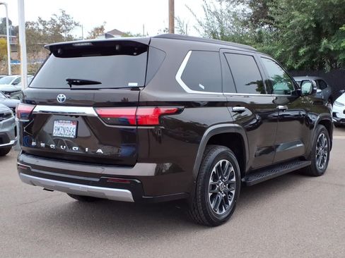 Used 2023 Toyota Sequoia Limited w/ Tow Technology Package AWD/4WD image 4