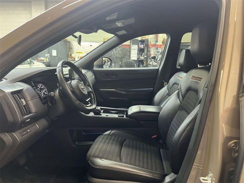 Used 2023 Nissan Pathfinder Rock Creek image 17