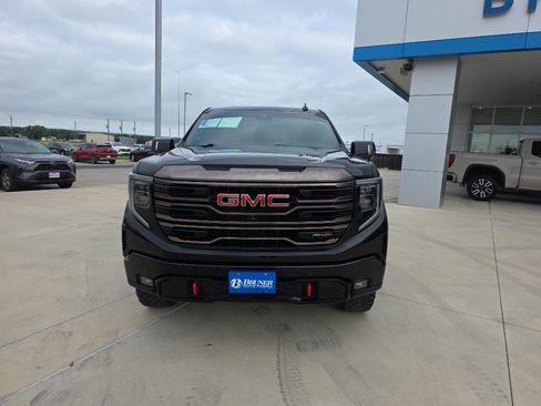 Used 2022 GMC Sierra 1500 AT4X AWD/4WD image 2