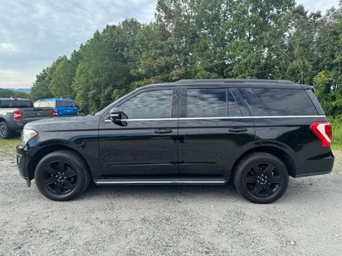 Used 2021 Ford Expedition XLT w/ Equipment Group 202A AWD/4WD image 4