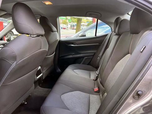 Used 2020 Toyota Camry LE image 11