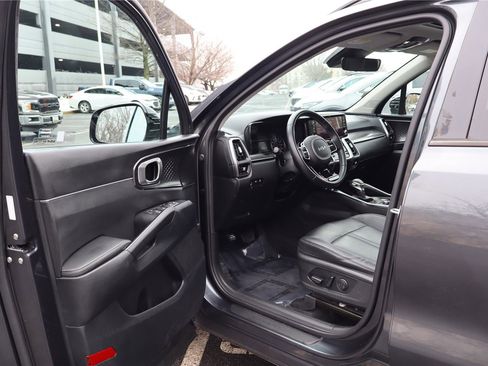 Certified 2022 Kia Sorento S w/ Panoramic Sunroof Package image 12