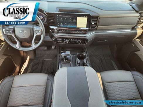 Used 2024 Chevrolet Silverado 1500 ZR2 w/ Technology Package image 2