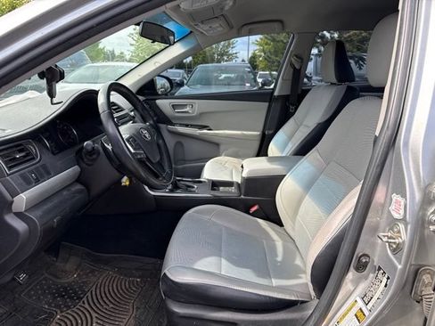 Used 2016 Toyota Camry SE FWD image 16