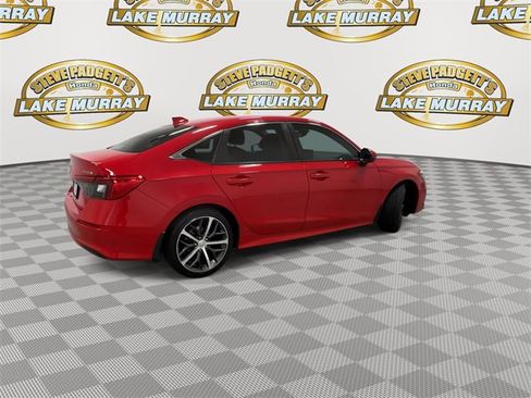 Used 2022 Honda Civic Touring image 3