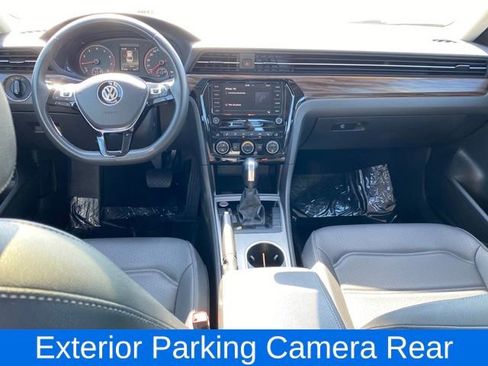 Used 2022 Volkswagen Passat 2.0T image 5