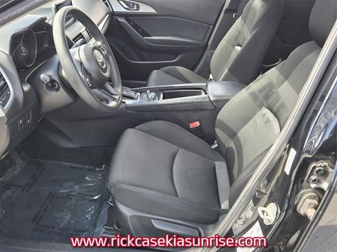 Used 2018 MAZDA MAZDA3 Sport image 11