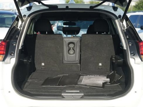 Used 2018 Nissan Rogue SV w/ Premium Package FWD image 31