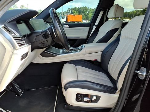 Used 2022 BMW X7 M50i w/ Dynamic Handling Package AWD/4WD image 3