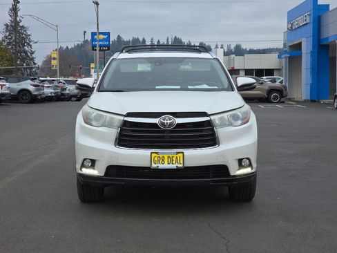 Used 2014 Toyota Highlander Limited Platinum image 3