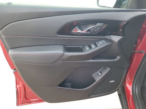 Used 2024 Chevrolet Traverse RS image 18