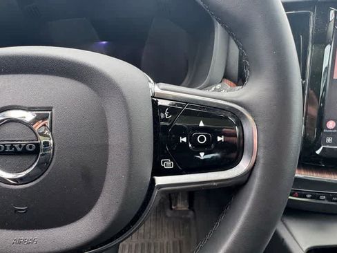 Used 2024 Volvo XC60 B5 Plus w/ Protection Package Premier AWD/4WD image 16