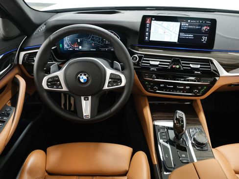Used 2023 BMW 540i xDrive w/ Executive Package AWD/4WD image 10