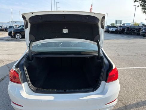 Used 2018 BMW 530i xDrive w/ Premium Package AWD/4WD image 11
