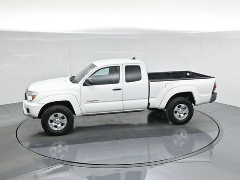 Used 2014 Toyota Tacoma PreRunner image 39