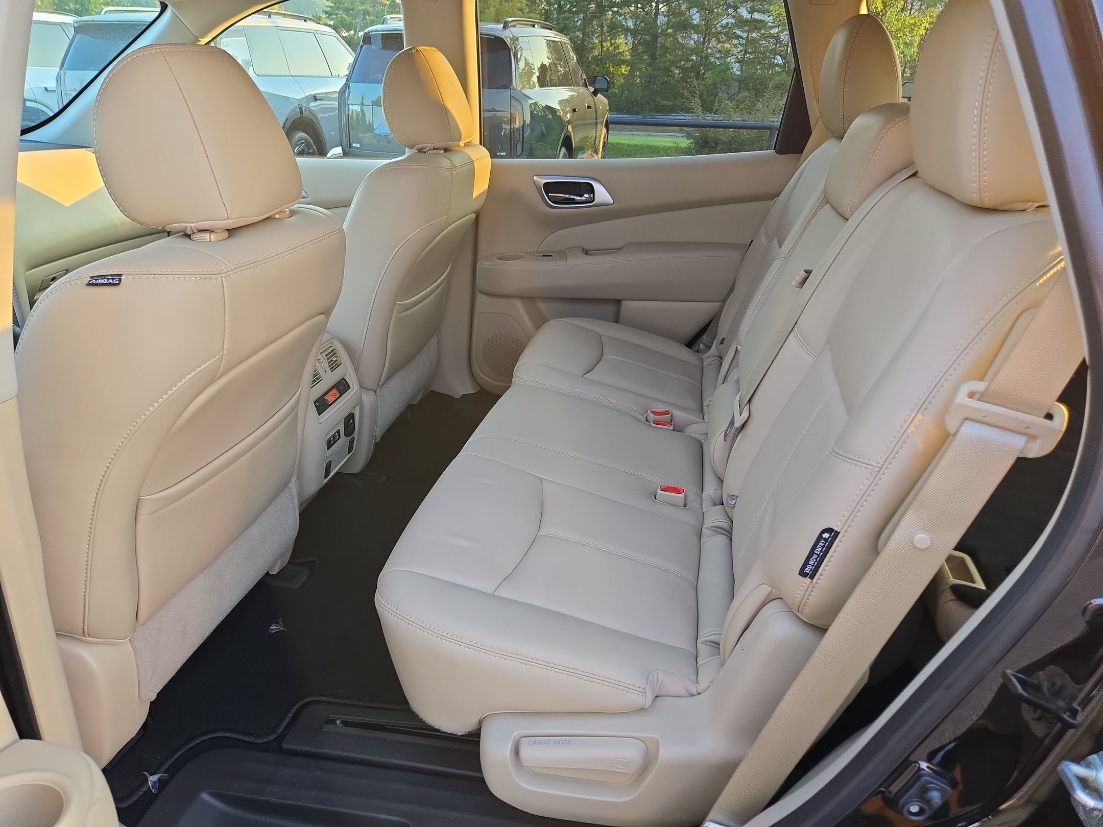 Used 2020 Nissan Pathfinder SL FWD image 33