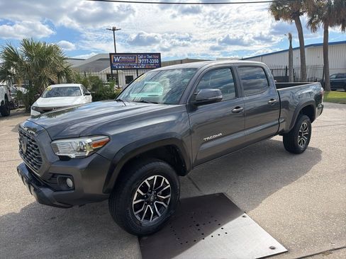 Used 2023 Toyota Tacoma TRD Sport image 7