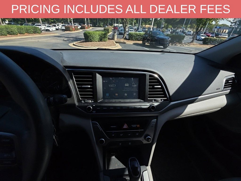 Used 2017 Hyundai Elantra SE FWD image 6