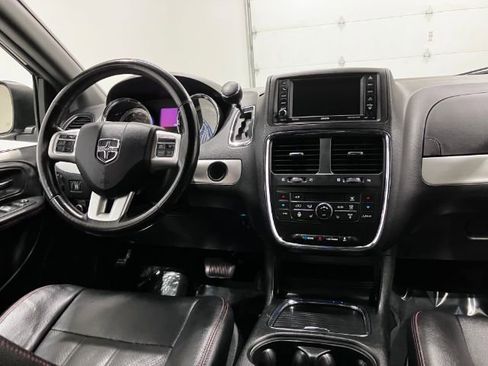 Used 2018 Dodge Grand Caravan GT image 25