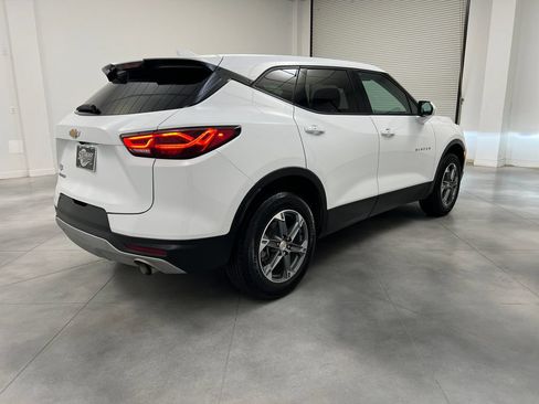Used 2025 Chevrolet Blazer LT FWD image 9