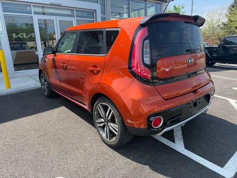 Used 2018 Kia Soul ! w/ Tech Package FWD image 3