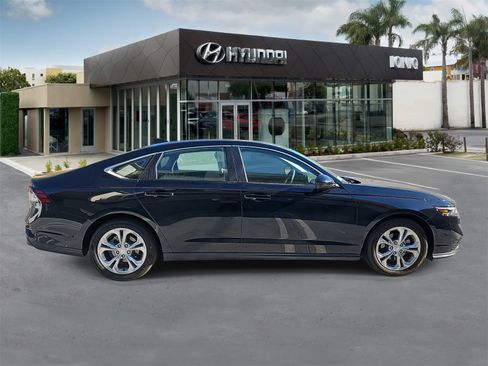 Used 2023 Honda Accord LX image 2