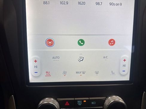 Used 2024 Ford Edge ST-Line w/ Class II Trailer Tow Package image 35