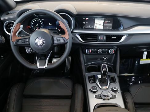New 2025 Alfa Romeo Stelvio Sprint AWD/4WD image 27