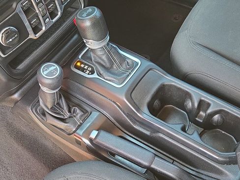 Used 2020 Jeep Wrangler Unlimited Sahara AWD/4WD image 34