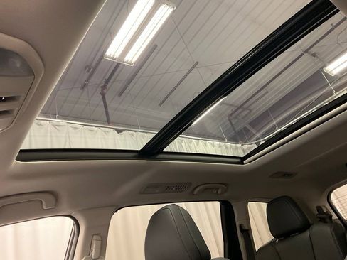 Certified 2023 Subaru Ascent Limited w/ Technology Package image 20