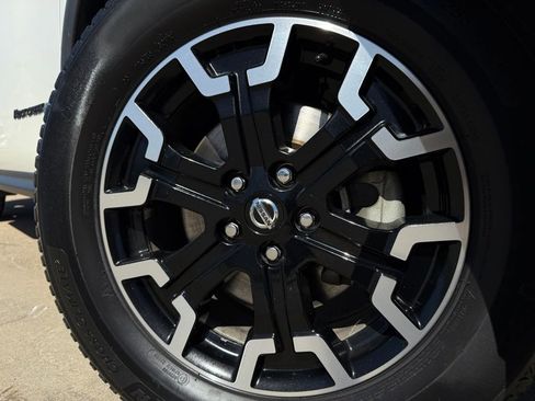 Used 2020 Nissan Pathfinder SL image 11