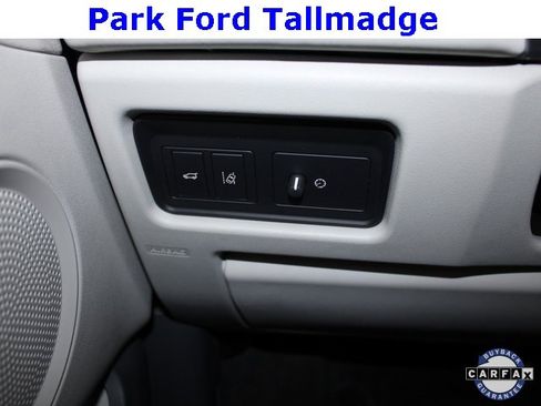 Used 2019 Land Rover Discovery Sport image 18