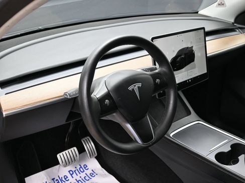 Used 2024 Tesla Model Y Performance AWD/4WD image 16