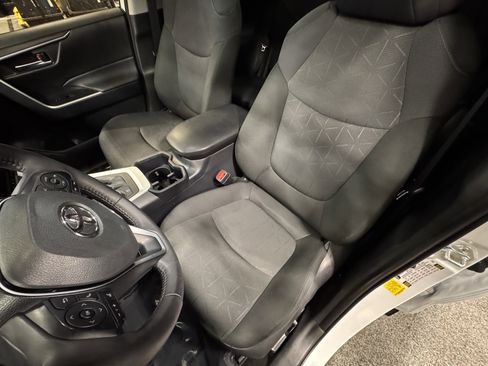 Used 2025 Toyota RAV4 XLE w/ Convenience Package image 19