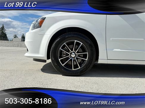 Used 2017 Dodge Grand Caravan GT FWD image 25