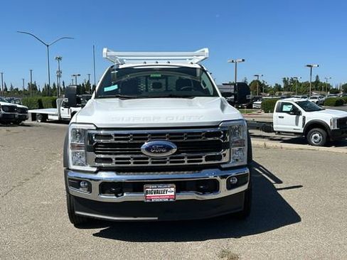 New 2025 Ford F550 4x4 SuperCab Super Duty image 2