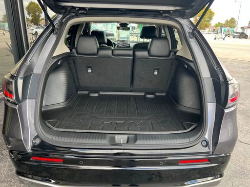 Used 2023 Honda HR-V EX-L image 9