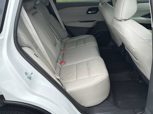 Used 2023 Nissan Rogue SL FWD image 15